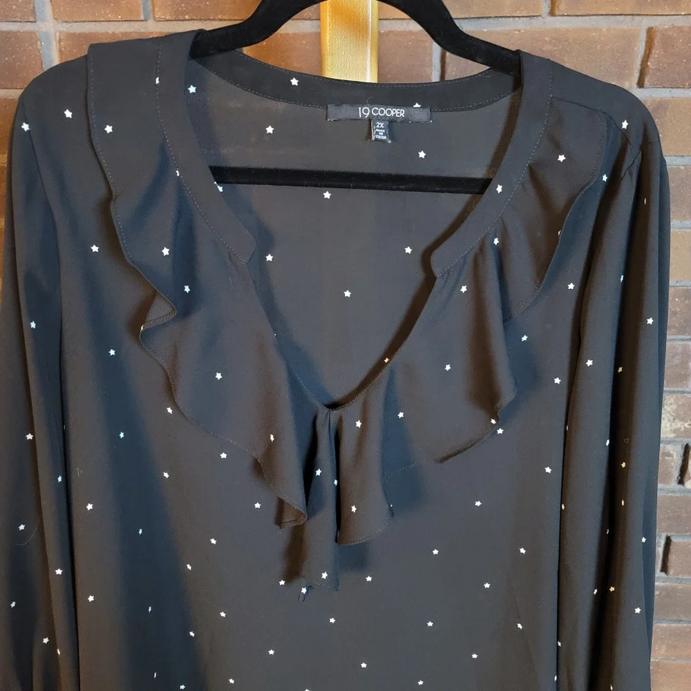 19 Cooper black and white polka dot v neck ruffle collar 3/4 sleeve blouse
